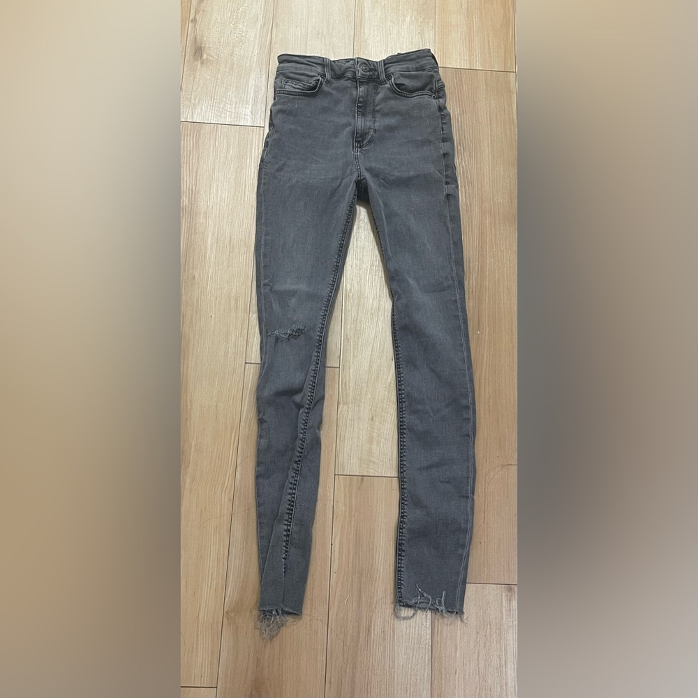 Zara Jeans ZARA
EUR34 USA2 MEX 24
MADE IN EGYPT